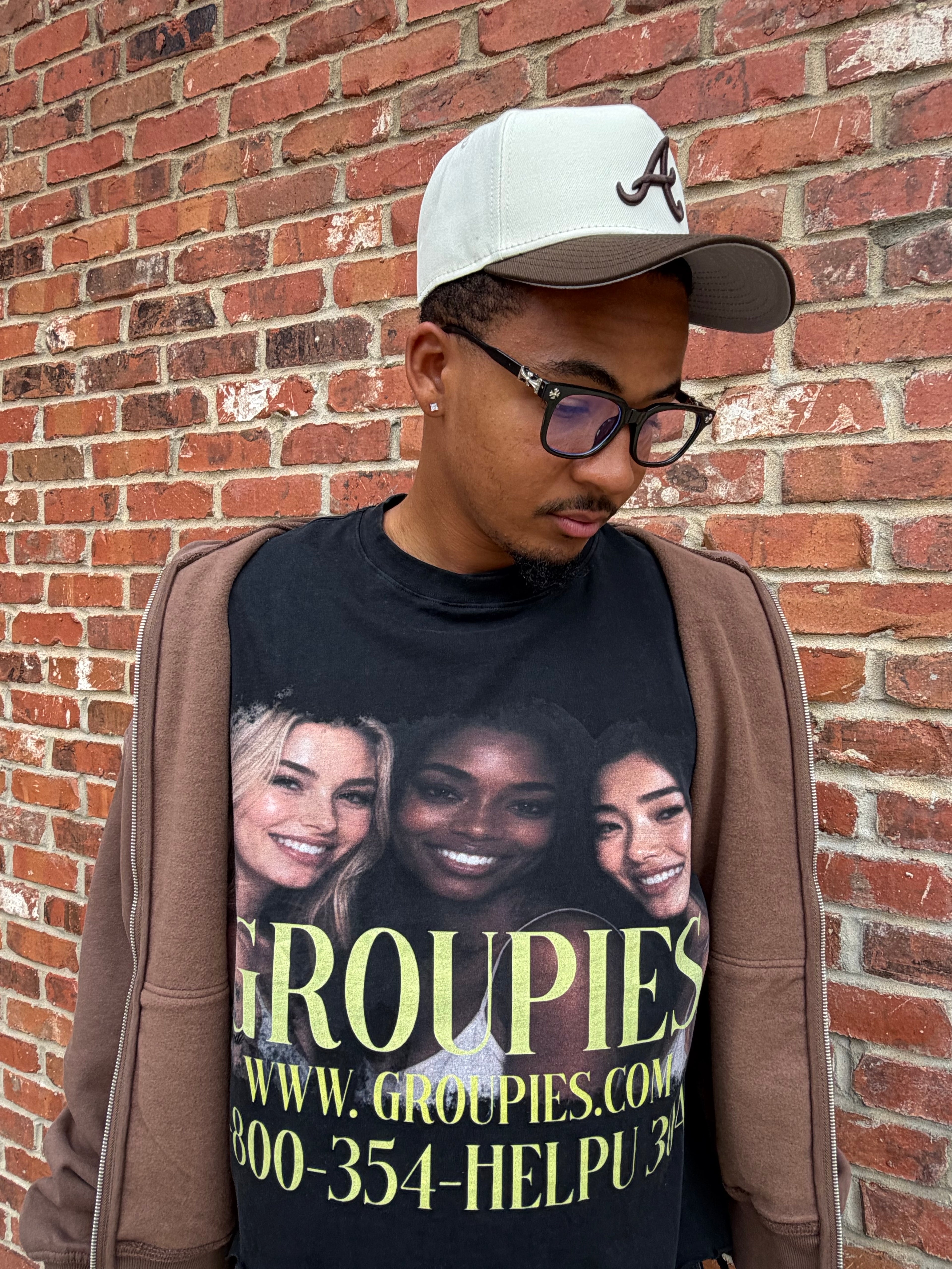 GROUPIES TEE