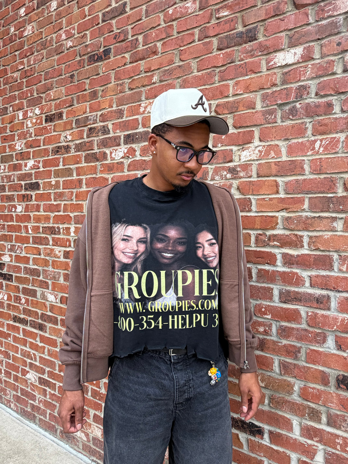 GROUPIES TEE
