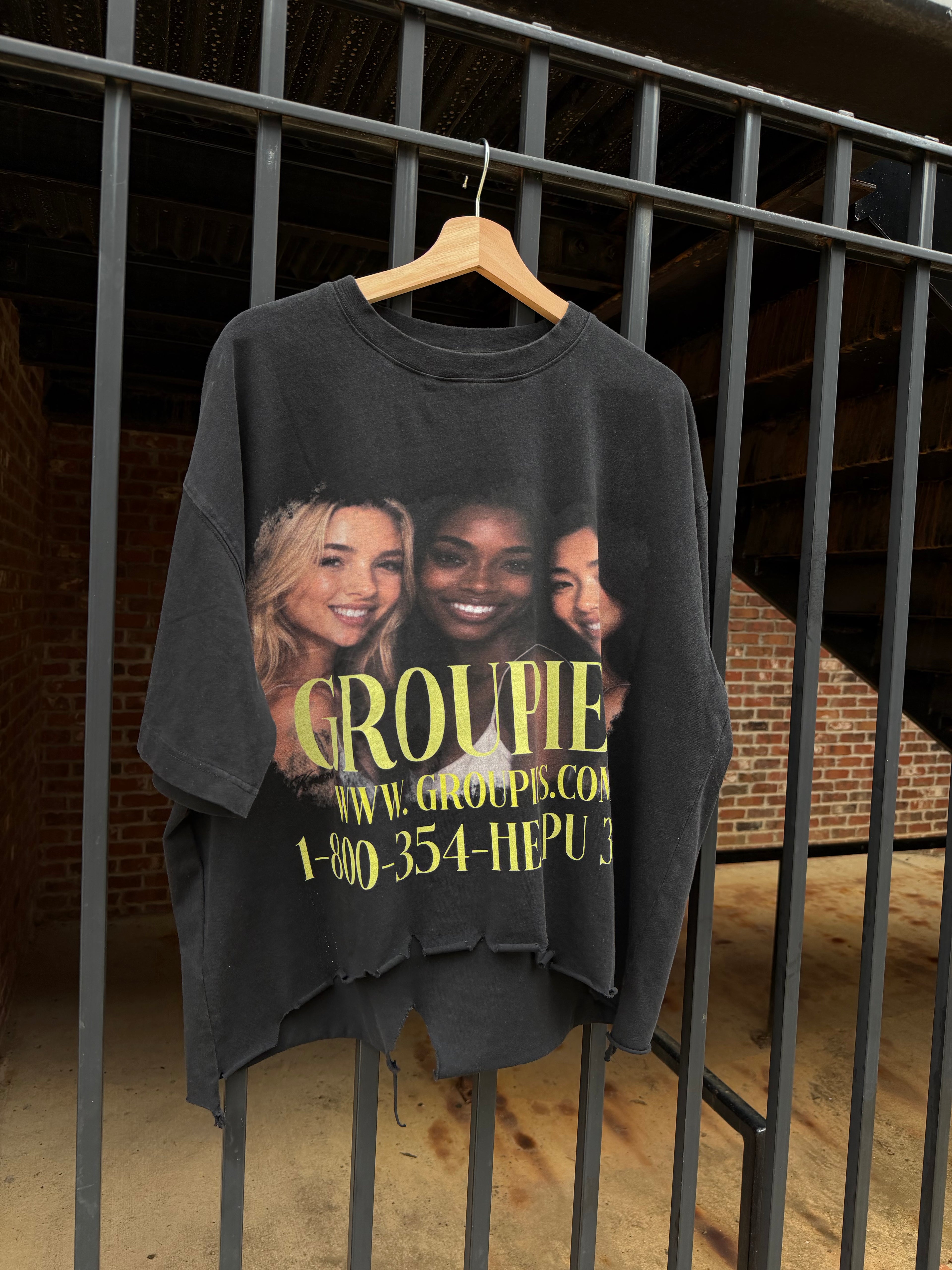 GROUPIES TEE